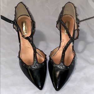 Halogen studded black leather patent pointed heel